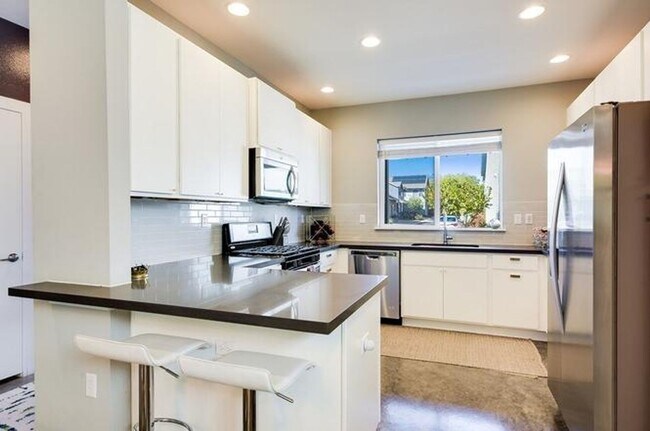 Building Photo - 5616 S 1st St