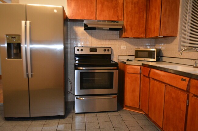 Building Photo - 7741 W Argyle St