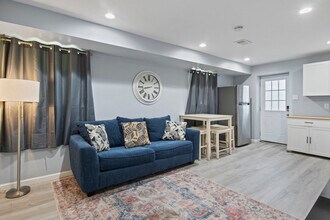 Building Photo - 229 S Peters Rd