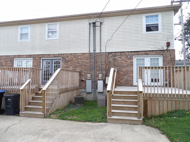 Building Photo - 432 Harrodsburg Ln