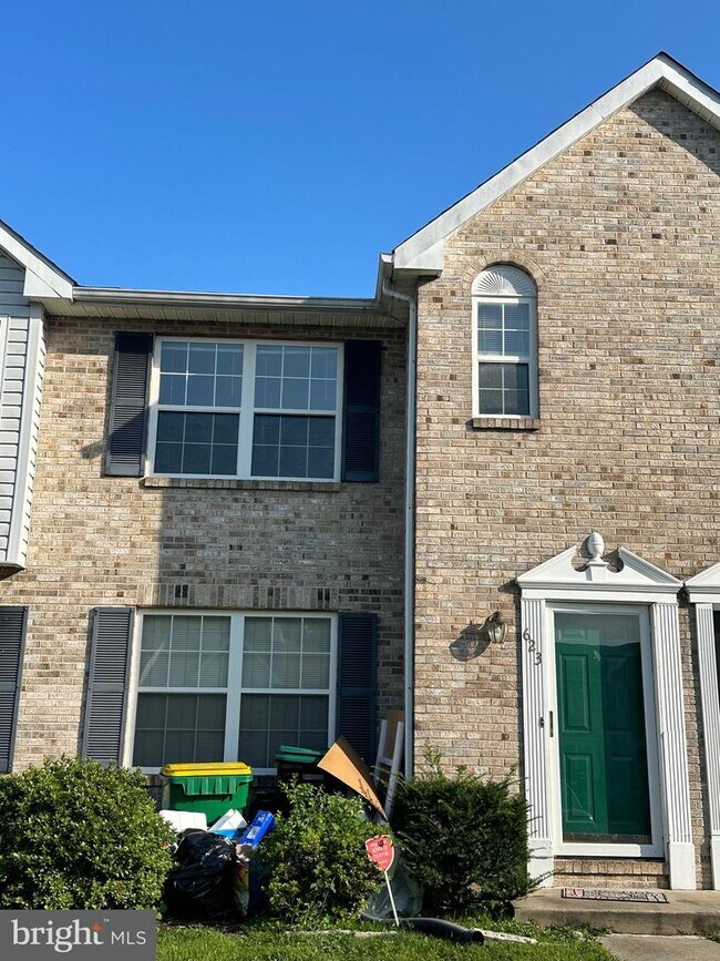 Building Photo - 623 Candlestick Ln