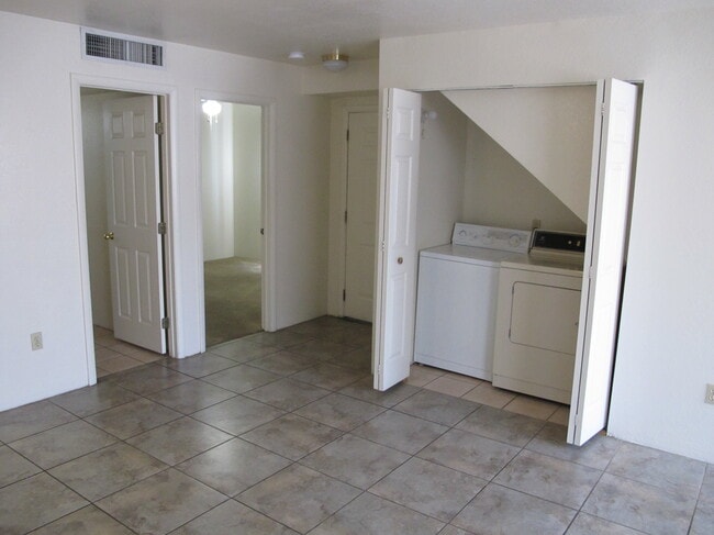 Building Photo - 1620 N Fremont Ave