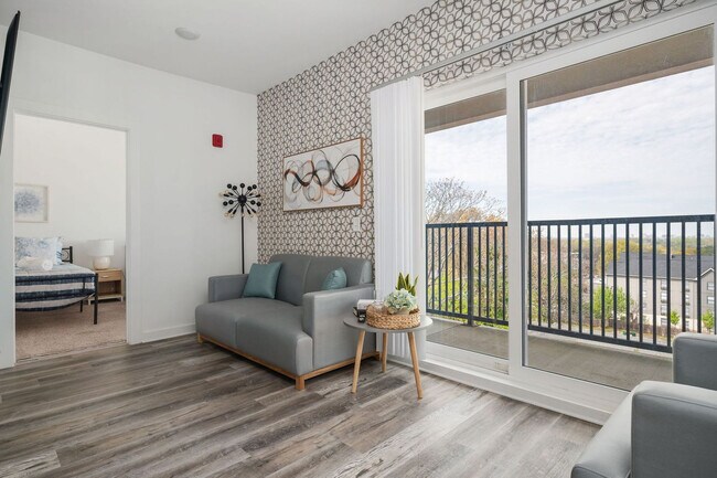 Building Photo - 542 Boulevard NE