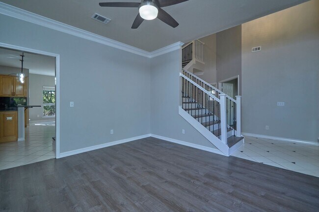 Building Photo - Mission Ridge beauty-4 bedroom 3 1/2 bath-...