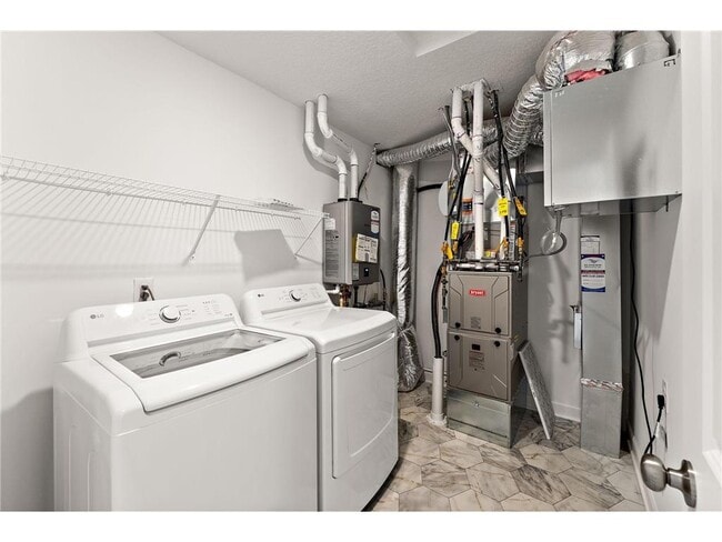 Building Photo - 2239 Tyrone Dr S