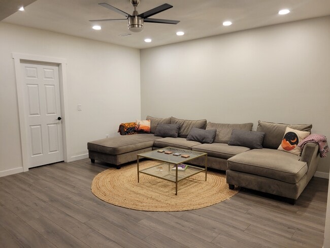 Building Photo - 2814 Biplane St