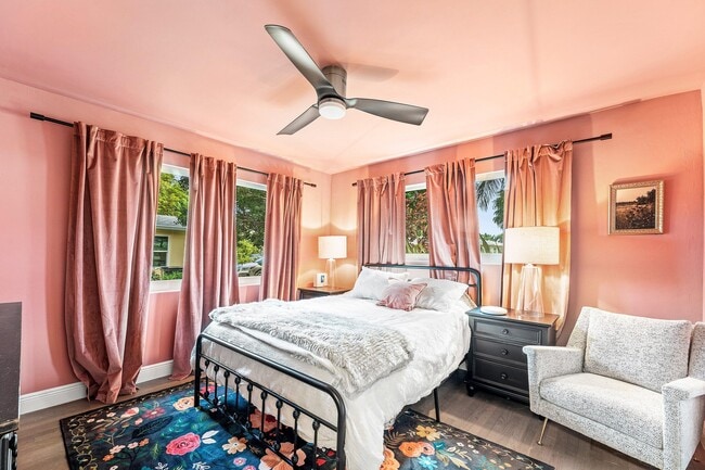 Building Photo - 162 Vassar Dr