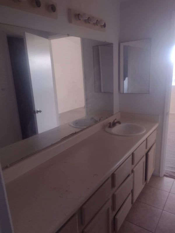 Building Photo - 12445 N 21st Ave