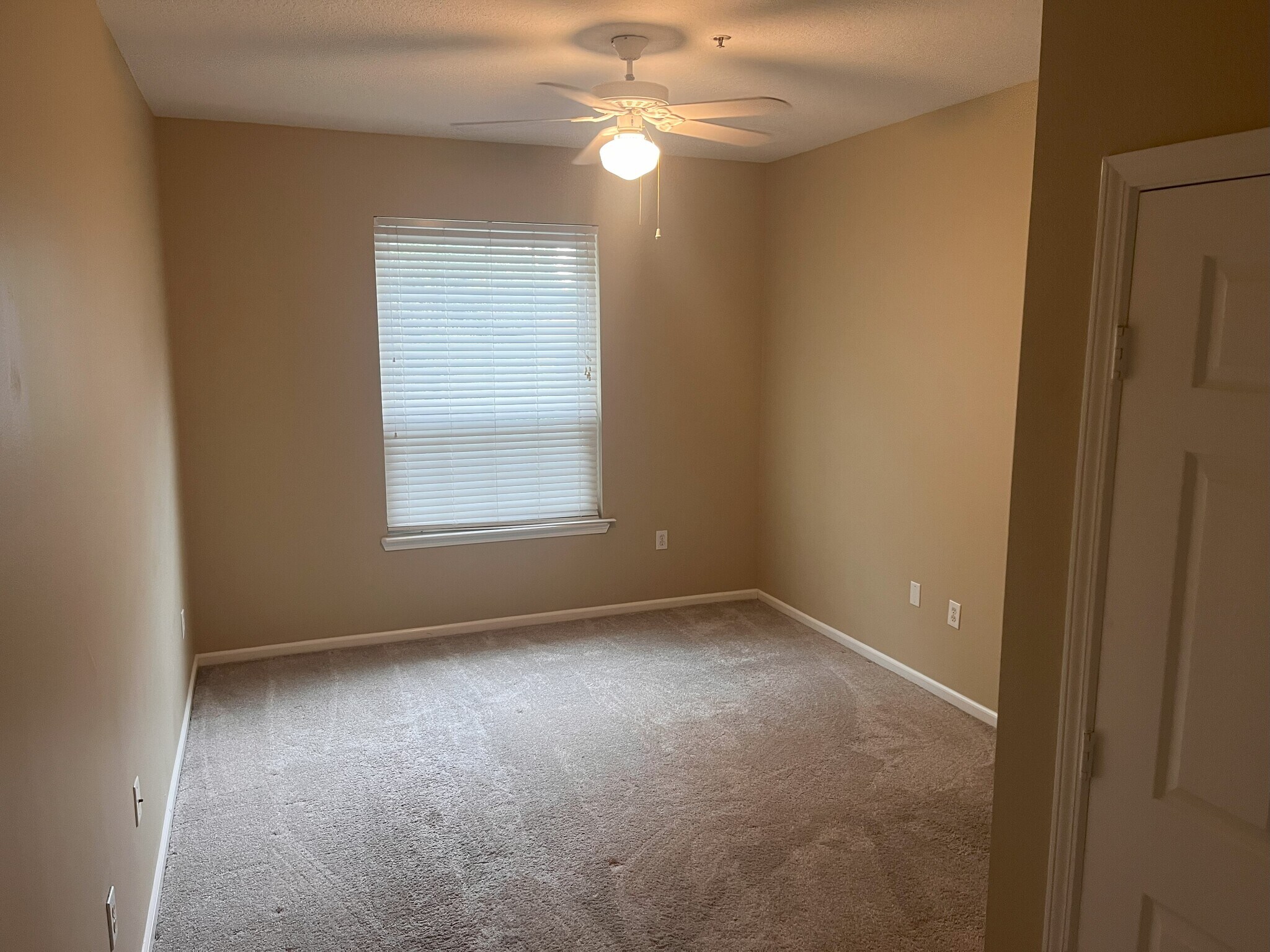 Primary Bedroom - 10550 Baymeadows Rd