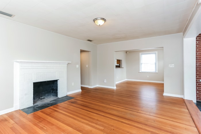 Building Photo - 487 W 67th St