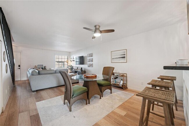 Building Photo - 4821 W McElroy Ave