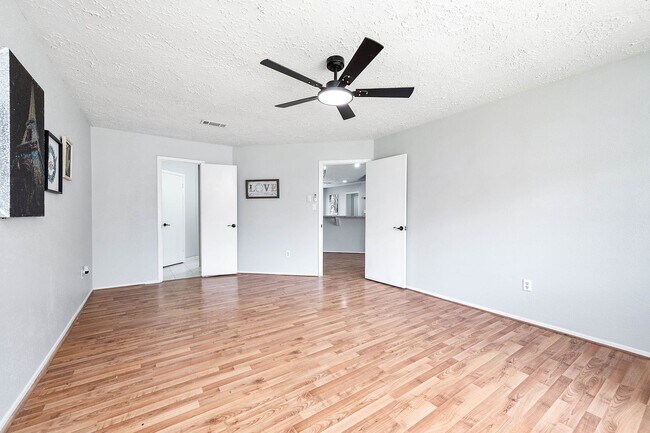 Building Photo - 13402 Tara Oak Dr