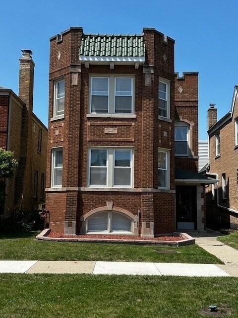 Primary Photo - 5848 N Merrimac Ave