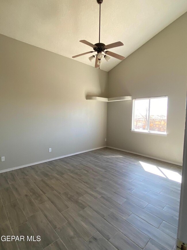 Building Photo - 12732 Tierra Pueblo Dr