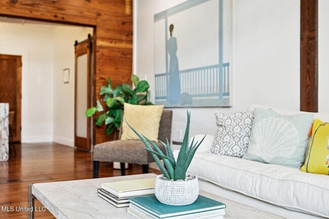 Building Photo - 301 S Toulme St