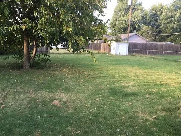 Building Photo - 2322 W Casado St