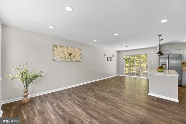 Building Photo - 6100 Hellen Lee Dr