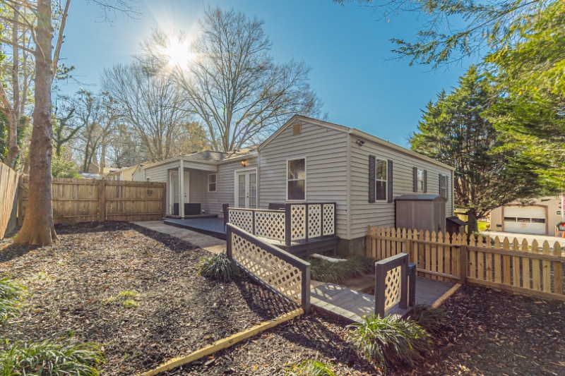 Building Photo - 160 Adams St