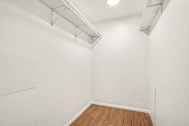 Building Photo - 1243 N Washington St