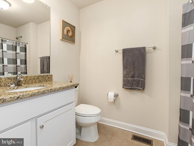 Building Photo - 5 Rectory Ln