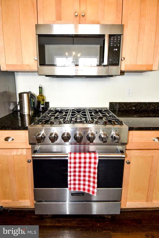 Building Photo - 2426 Observatory Pl NW