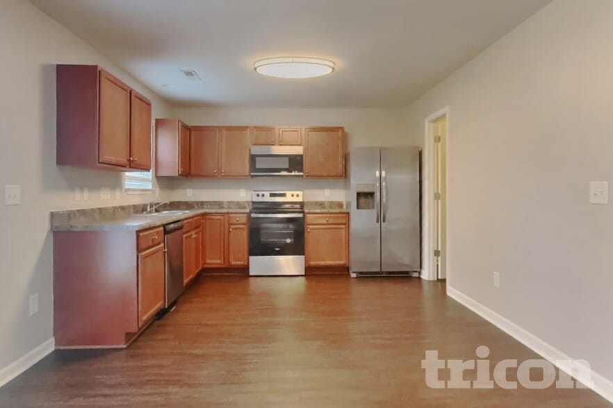 Building Photo - 1505 Hamilton Hills Dr