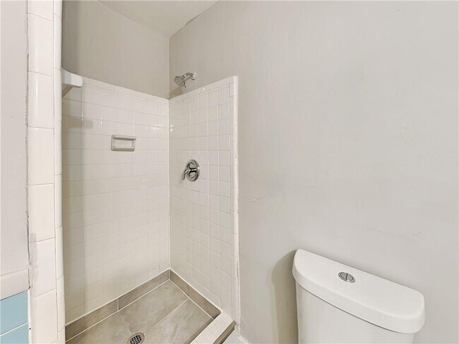 Building Photo - 1829 Whitehall Forest Ct SE