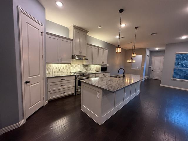 Building Photo - 4510 Meadow Hawk Dr