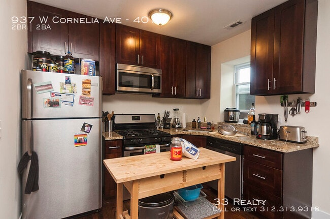 Building Photo - 937 W Cornelia Ave