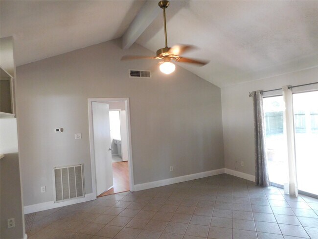 Building Photo - 3014 Windemere Dr