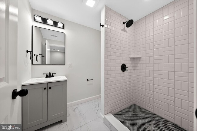 Building Photo - 8 Marley Neck Rd