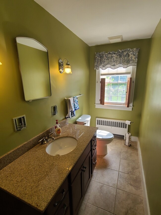 Building Photo - 6 Cherry Hill Dr