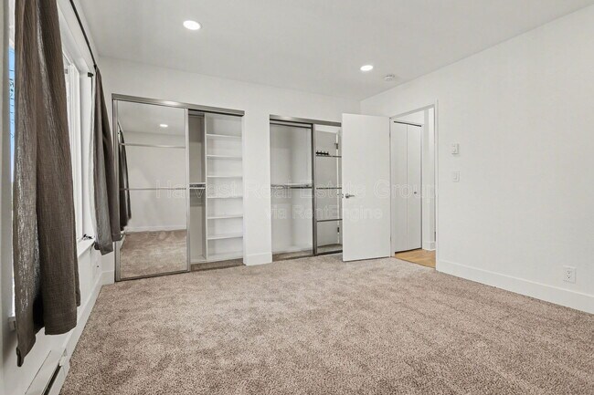 Building Photo - 198 Lakeshore Ct