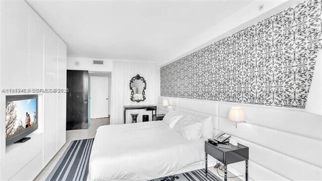 Building Photo - 1100 West Ave