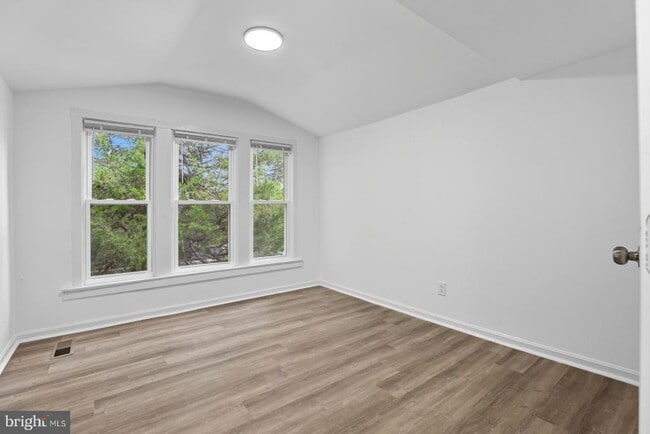 Building Photo - 3802 Parkwood St