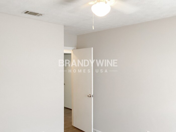 Building Photo - 4392 Westchester Ct