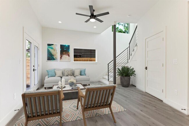 Building Photo - 8507 Hathaway Dr