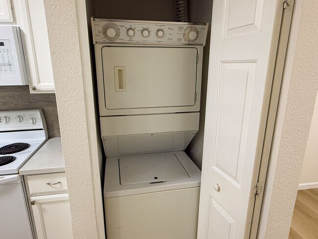 Building Photo - 2255 Showers Dr