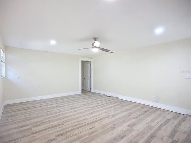 Building Photo - 4513 W Gray St