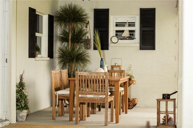 Building Photo - 22631 Island Lakes Dr