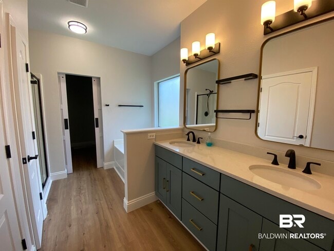 Building Photo - 24304 Raynagua Blvd