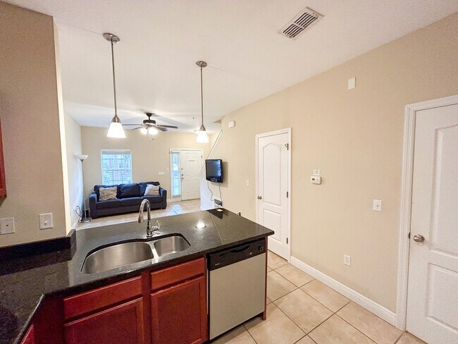 Building Photo - Chase Hollow #43