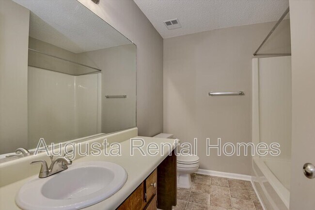 Building Photo - 138 Chalet North Boulevard - 138