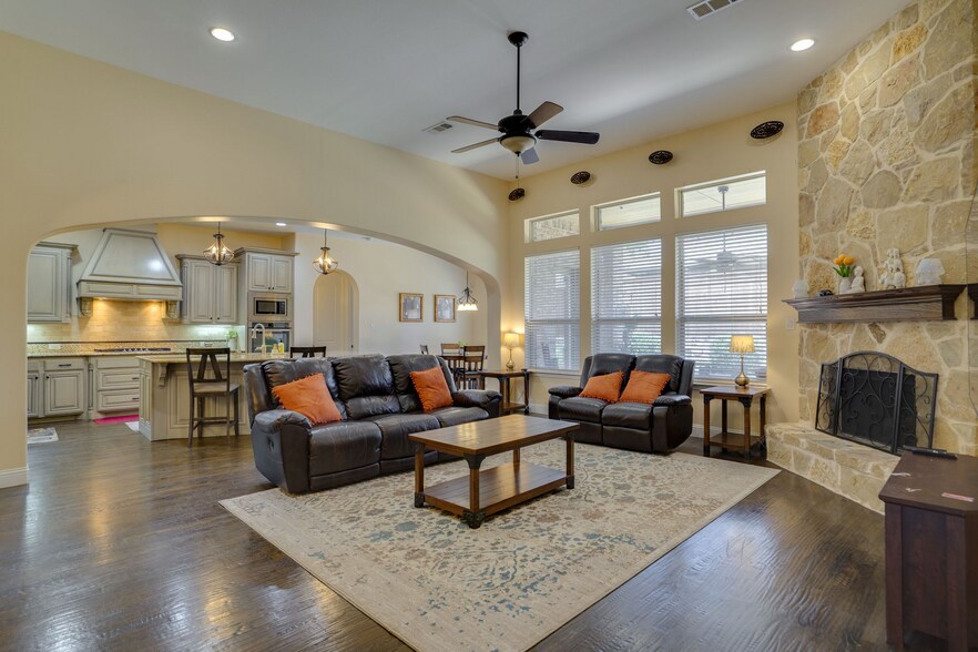 Building Photo - 1604 Woodrose Ct