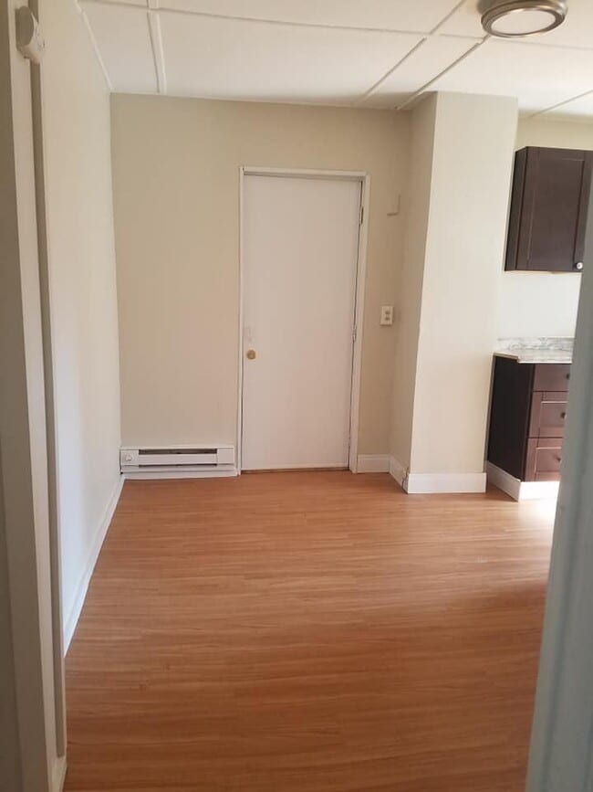 Building Photo - Second Ave