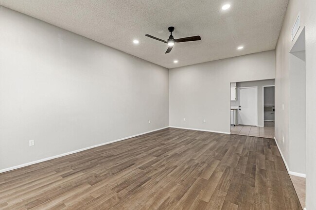 Building Photo - 13066 N 100th Dr