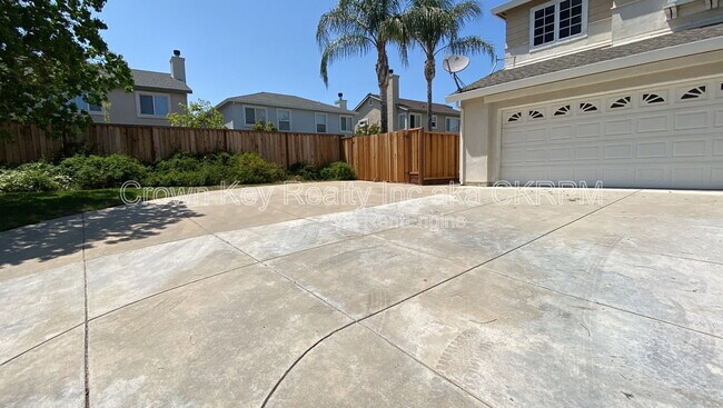 Building Photo - 673 Nacomis Ct