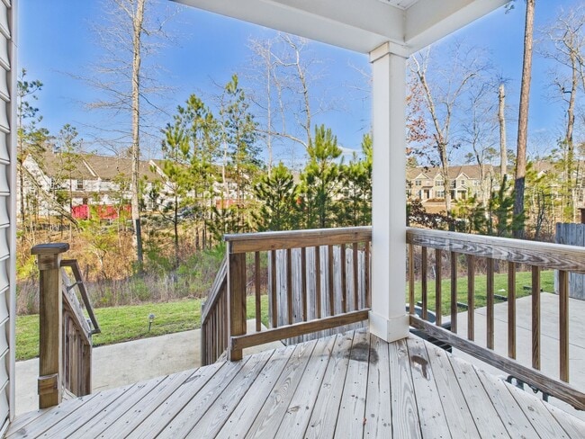 Building Photo - 6600 Wy Pt Dr