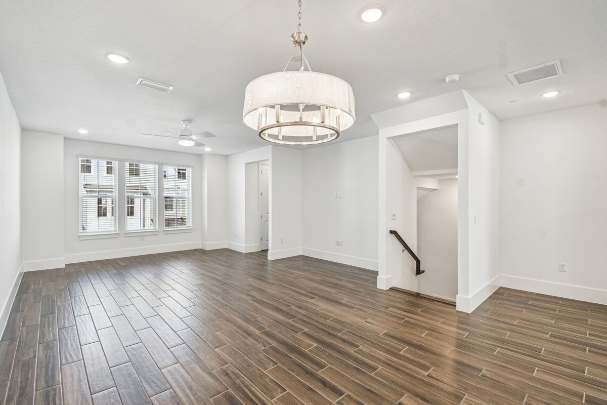 Building Photo - 1951 Risby Aly