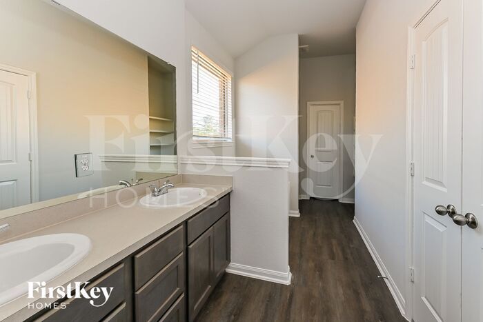 Building Photo - 26215 Cooperstown Wy
